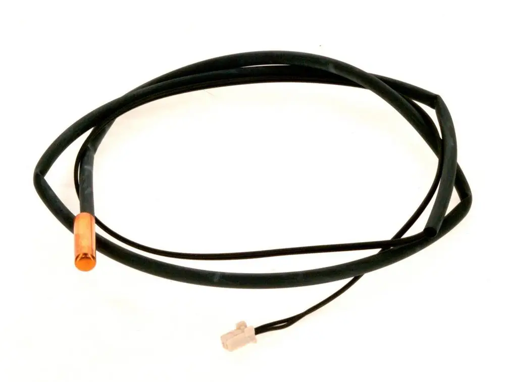 Temperaturfühler mit einem dünnen Kabel und einem metallischen Sensor. Die Marke Bosch ist auf dem Sensor sichtbar. Der Fühler ist für Temperaturmessungen konzipiert.